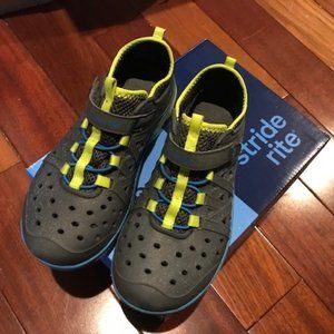 Stride Rite M2P Phibian Grey swim shoes size 1 M